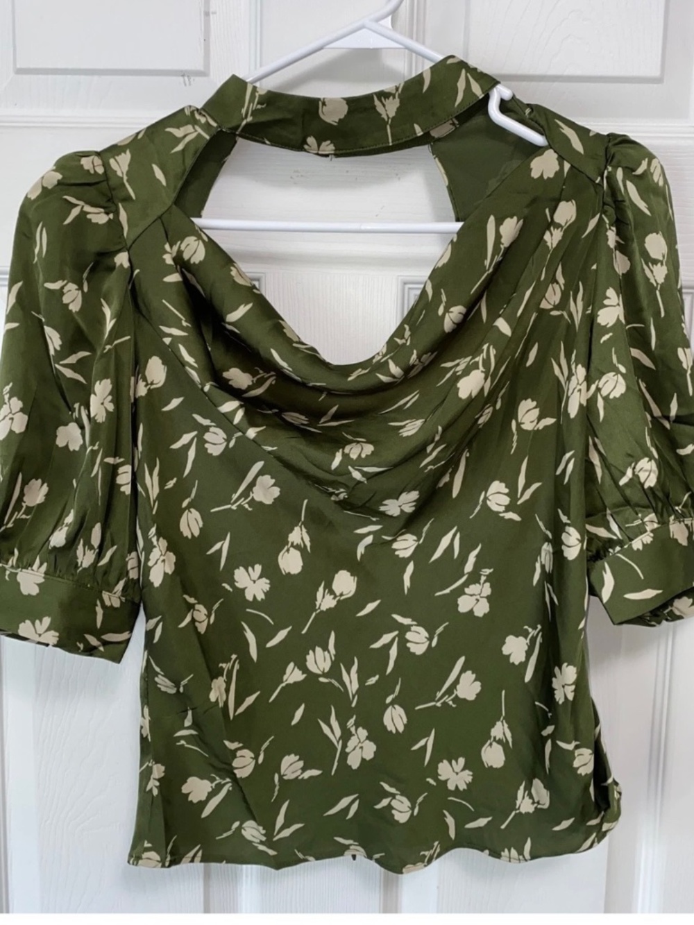 ASTR, size M, olive. NWT